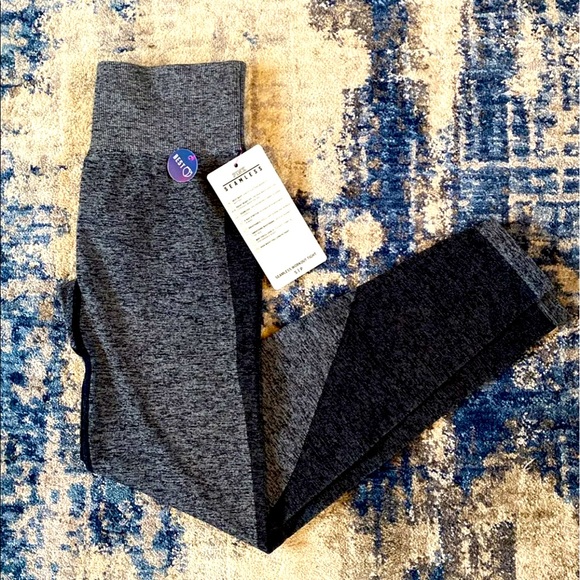 NWT Women’s PINK Seamless Workout Tights - Picture 1 of 8